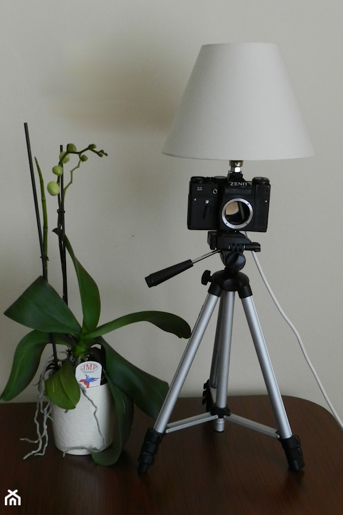Nowoczesna lampka z aparatu fotograficznego - zdjęcie od Stylowy_Dom - Homebook