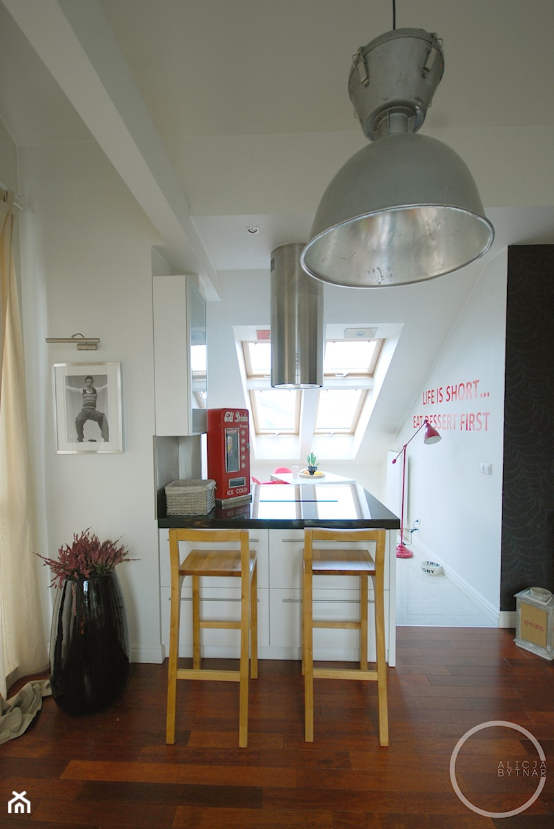 Mieszkanie na poddaszu - Kuchnia - zdjęcie od Joanna Pichur Architekt