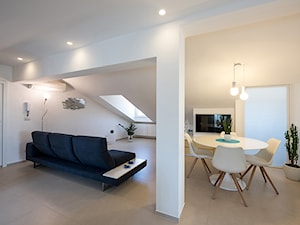 Mansarda OC2 - Duża szara jadalnia w salonie, styl nowoczesny - zdjęcie od Claudio CriscioneDesign