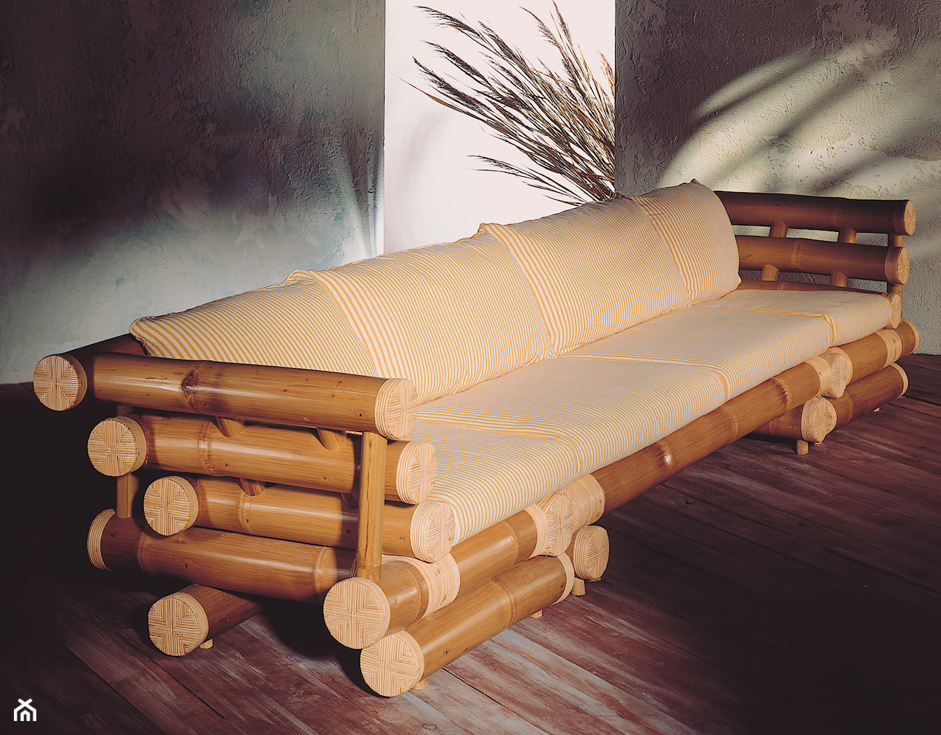 sofa jak z rajskiego orgodu - zdjęcie od Design Epicentrum - Homebook