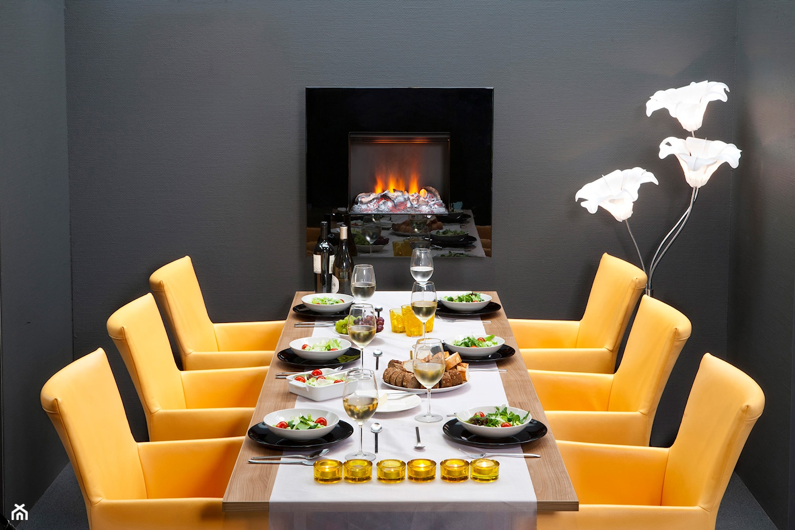 Kominki elektryczne - Średnia czarna jadalnia jako osobne pomieszczenie, styl nowoczesny - zdjęcie od Kominki Dimplex - Homebook