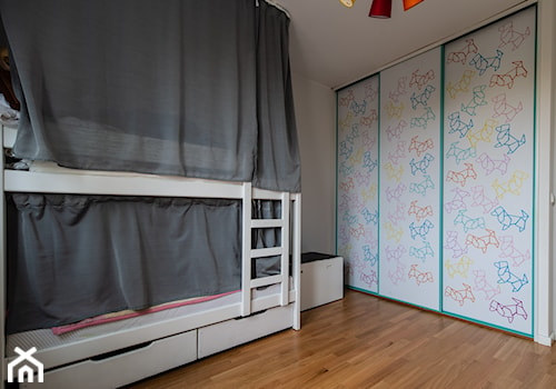 Mieszkanie w bloku Toruń - Średni biały pokój dziecka dla nastolatka dla chłopca dla dziewczynki dla rodzeństwa - zdjęcie od REMLINE projekt i realizacja wnetrz