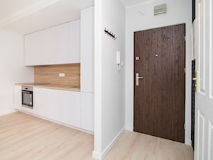 metamorfoza 34 m2 w 5 tygodni od wejścia - Hol / przedpokój, styl minimalistyczny - zdjęcie od REMLINE projekt i realizacja wnetrz