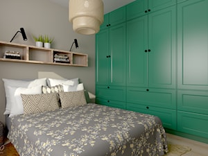LATO - Mała szara sypialnia - zdjęcie od m-studio Projektowanie wnętrz