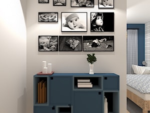 Na Niebiesko - Średnia biała niebieska z biurkiem sypialnia, styl nowoczesny - zdjęcie od 2A DESIGN