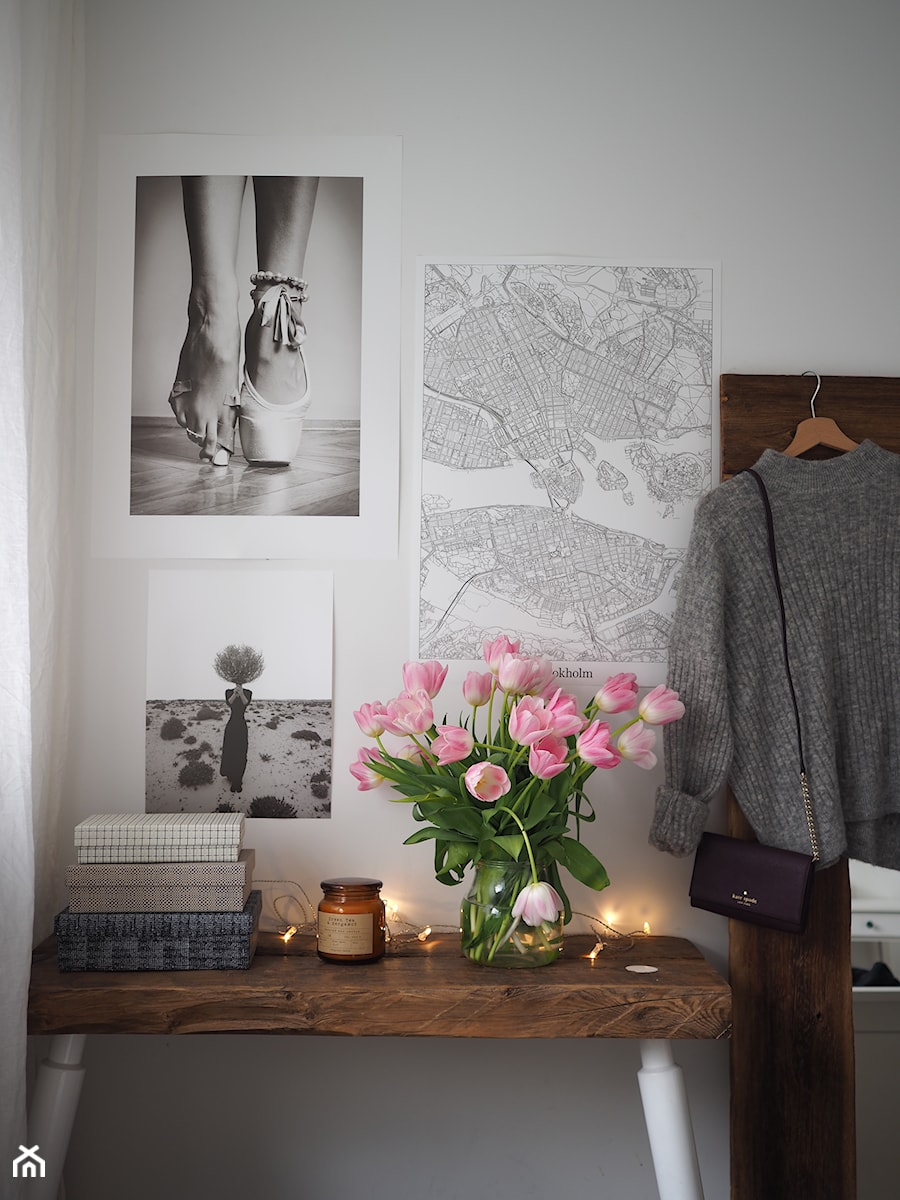Mała biała sypialnia, styl skandynawski - zdjęcie od domsli22