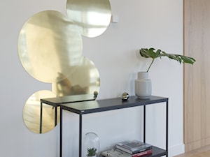 Apartament Złota 44 - Średni biały hol / przedpokój, styl nowoczesny - zdjęcie od KANDO ARCHITECTS