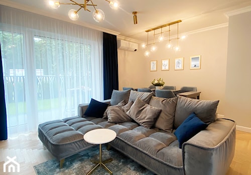 Mieszkanie w klasyczno - velvetowym wykończeniu - Salon, styl tradycyjny - zdjęcie od Strzelecka Design