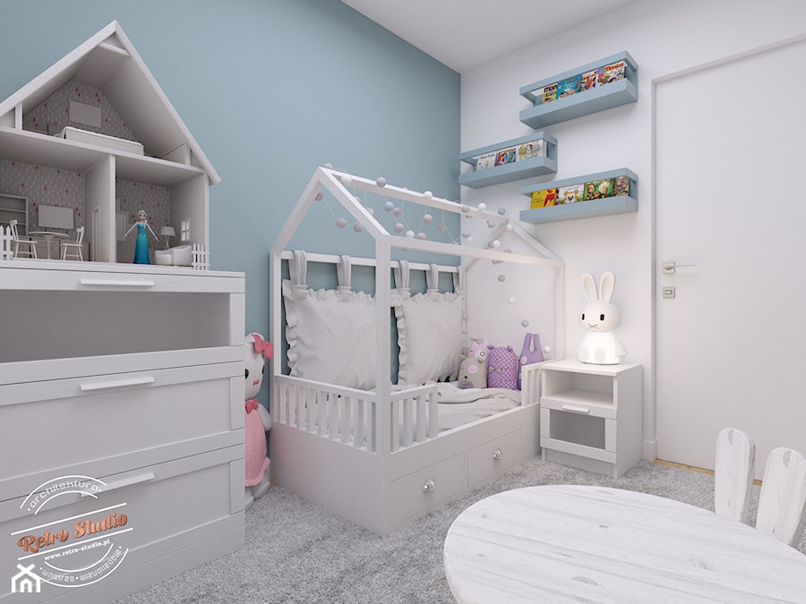 Mieszkanie 57 m2 - Średni biały niebieski pokój dziecka dla dziecka dla dziewczynki, styl skandynawski - zdjęcie od Retro Studio