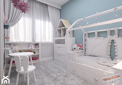 Mieszkanie 57 m2 - Mały biały niebieski pokój dziecka dla dziecka dla dziewczynki, styl nowoczesny - zdjęcie od Retro Studio