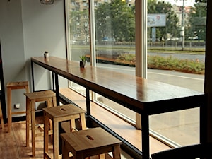 stół barowy pod okno - zdjęcie od Wolne Meble
