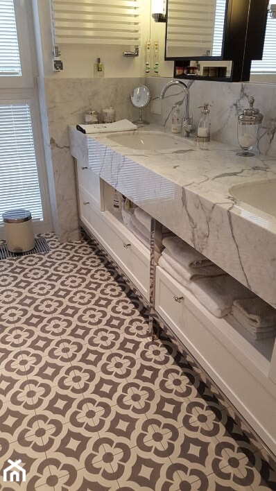 Płytki cementowe w łazience - zdjęcie od Cerames - Homebook