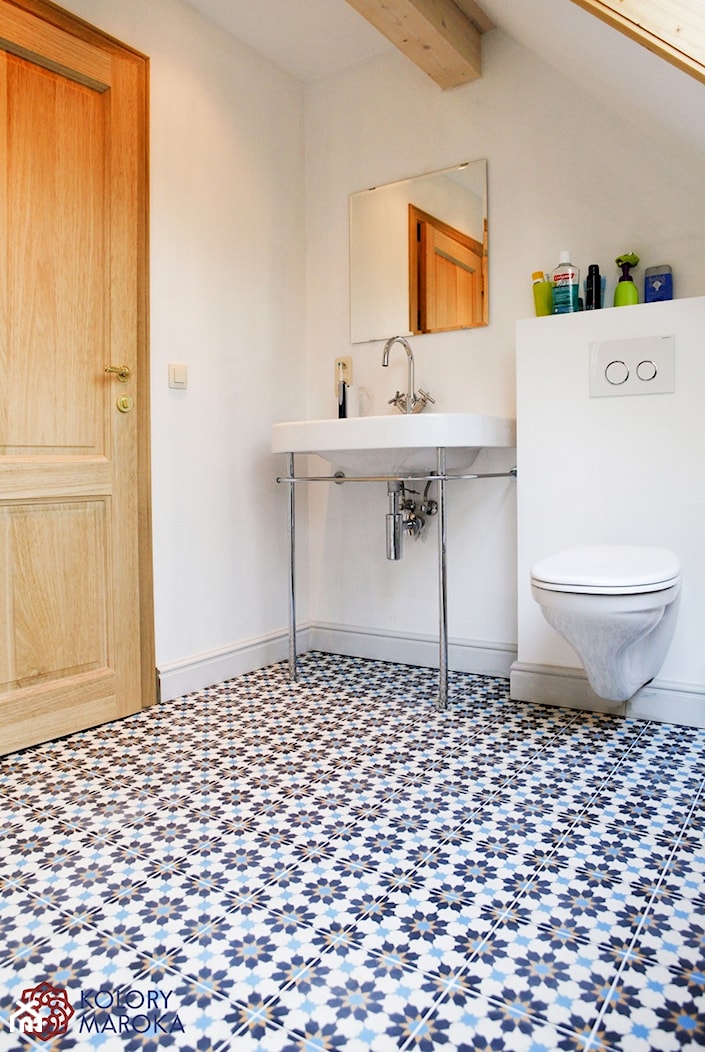 Płytki cementowe w łazience na podłodze - zdjęcie od Cerames - Homebook