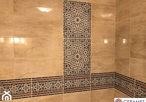 Niebanalne płytki marokańskie w łazience - zdjęcie od Cerames