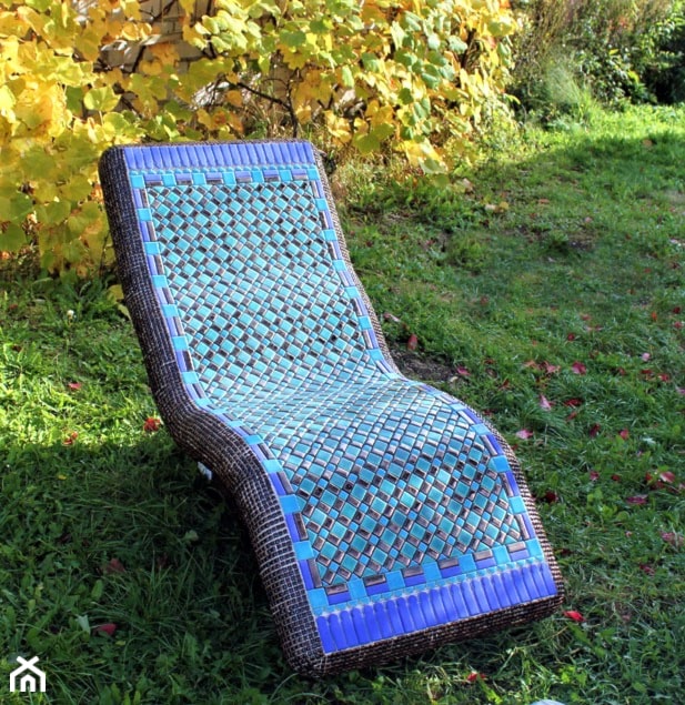 Fotel zdobiony płytkami mozaikowymi - zdjęcie od Cerames