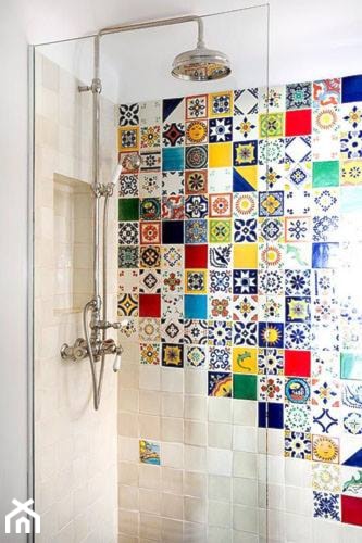 Płytki meksykańskie pod prysznicem - zdjęcie od Cerames - Homebook