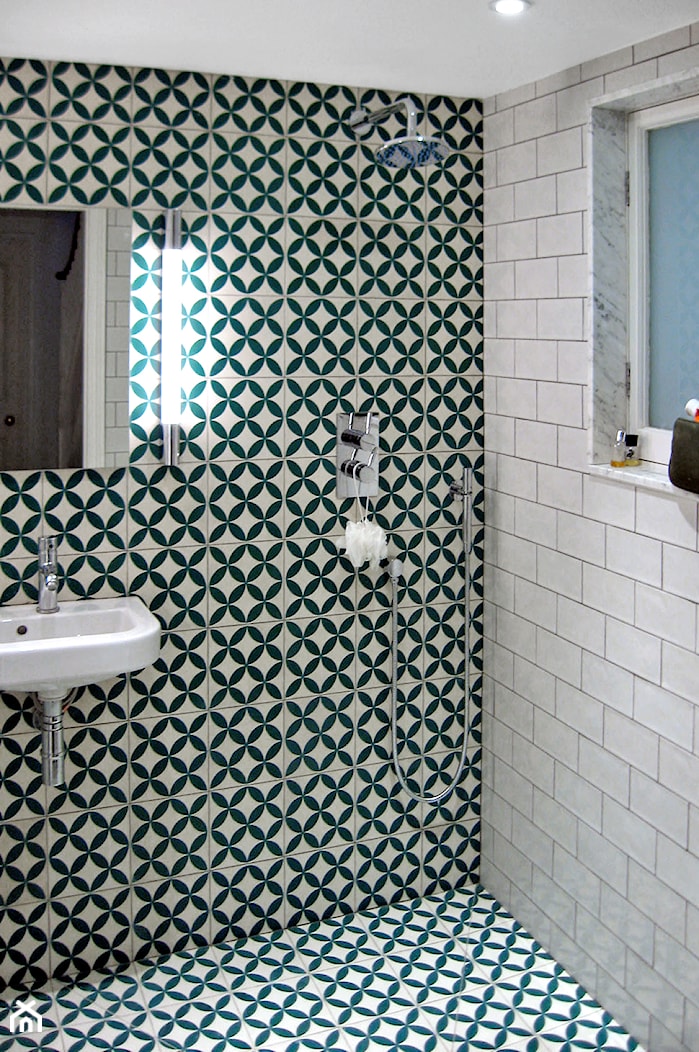Płytki cementowe w łazience na podłodze - zdjęcie od Cerames - Homebook