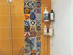 Patchworki na ścianie pod prysznicem - zdjęcie od Cerames