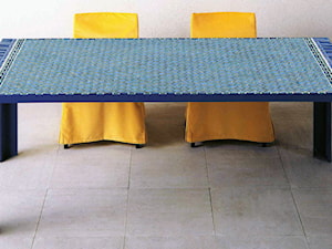 Stół z płytkami mozaikowymi - zdjęcie od Cerames