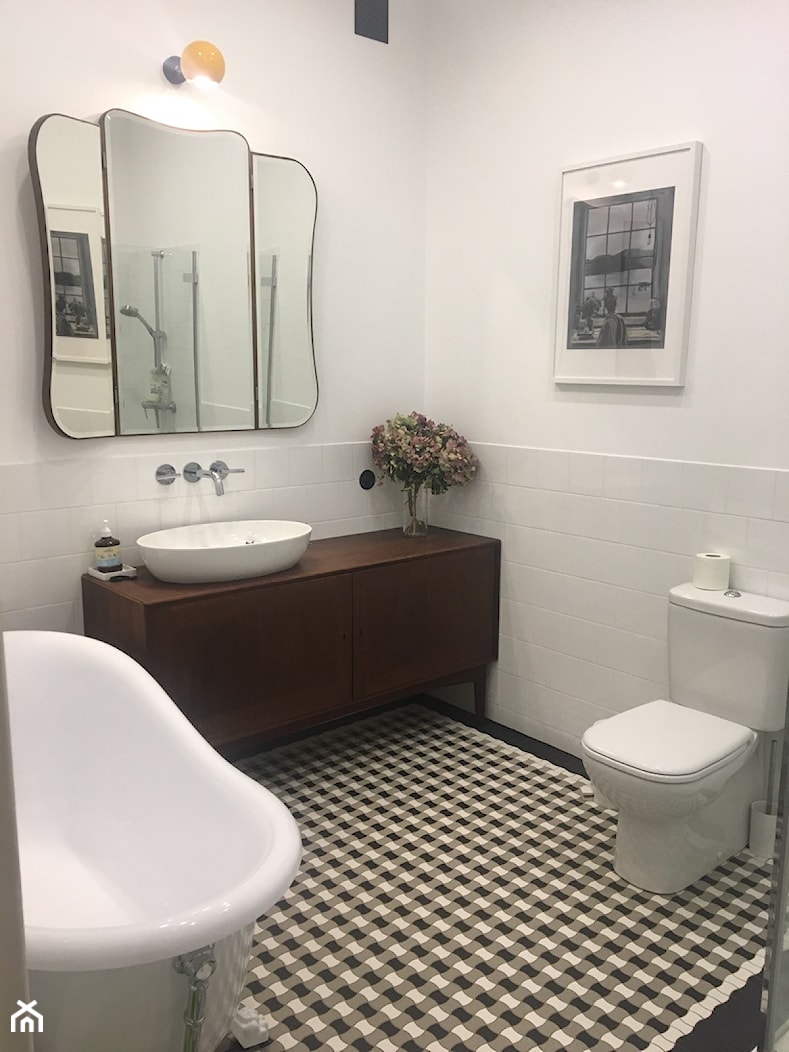 Piękna łazienka w klasycznym stylu, podłoga gorseciki - zdjęcie od Cerames - Homebook