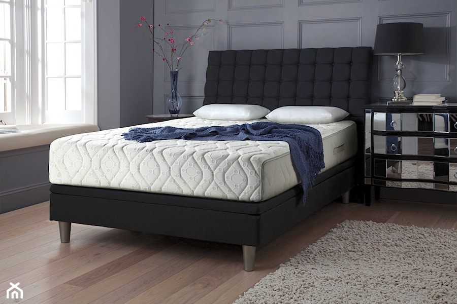 Dormeo AIR PLUS - Mała szara sypialnia, styl nowoczesny - zdjęcie od Dormeo
