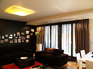 salon z czarna sciana - zdjęcie od projektowanie wnetrz warszawa