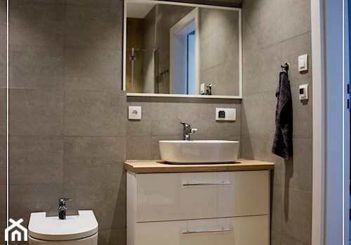 Łazienka - Mała bez okna z lustrem z punktowym oświetleniem łazienka, styl nowoczesny - zdjęcie od Paleta Form
