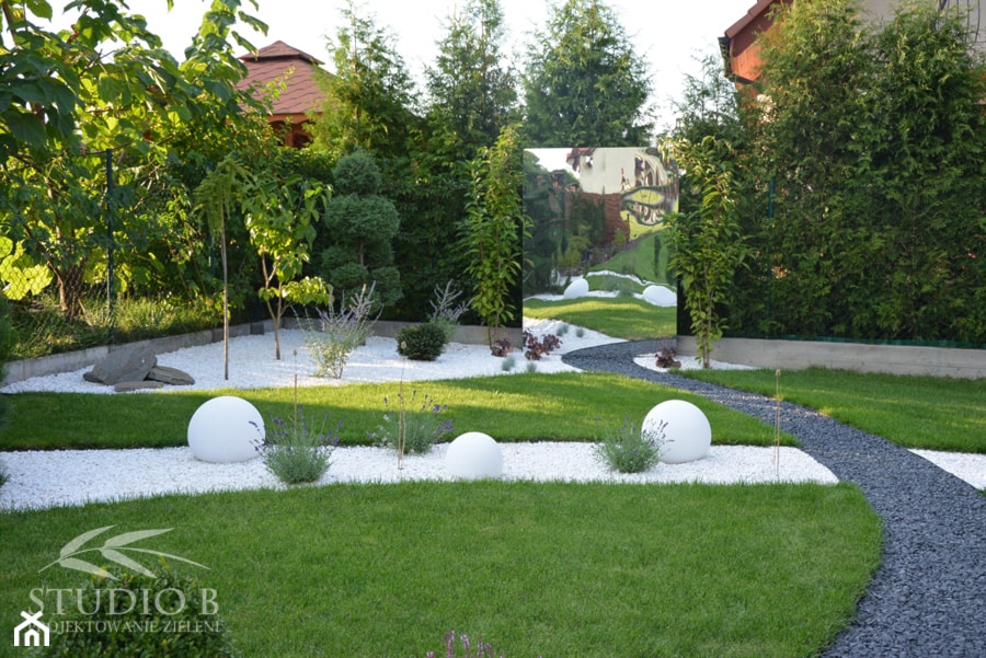 Ogród z lustrem - zdjęcie od Studio B architektura krajobrazu Bogumiła Bulga - Homebook