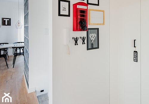 Moje mieszkanie - Mały biały hol / przedpokój, styl skandynawski - zdjęcie od Mieszkanie to wyzwanie