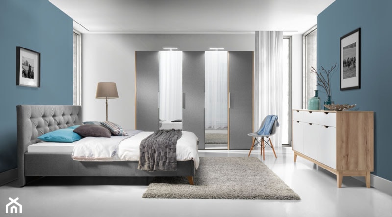 Aranżacje - Duża biała niebieska sypialnia - zdjęcie od Wajnert Meble