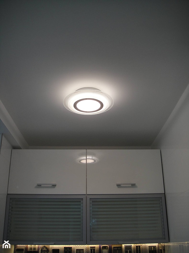 lampa oświetlenie łazienki led - zdjęcie od ABC Remonty oleba - Homebook