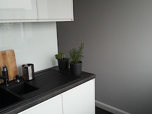 Blokowe M4 - Kuchnia, styl minimalistyczny - zdjęcie od INDOMDESIGN