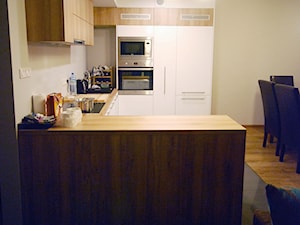 Mieszkanie w nowoczesnym wydaniu - Kuchnia, styl nowoczesny - zdjęcie od INDOMDESIGN