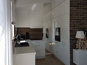 Mieszkanie w szarościach - Kuchnia, styl nowoczesny - zdjęcie od Innerium Karolina Trojga