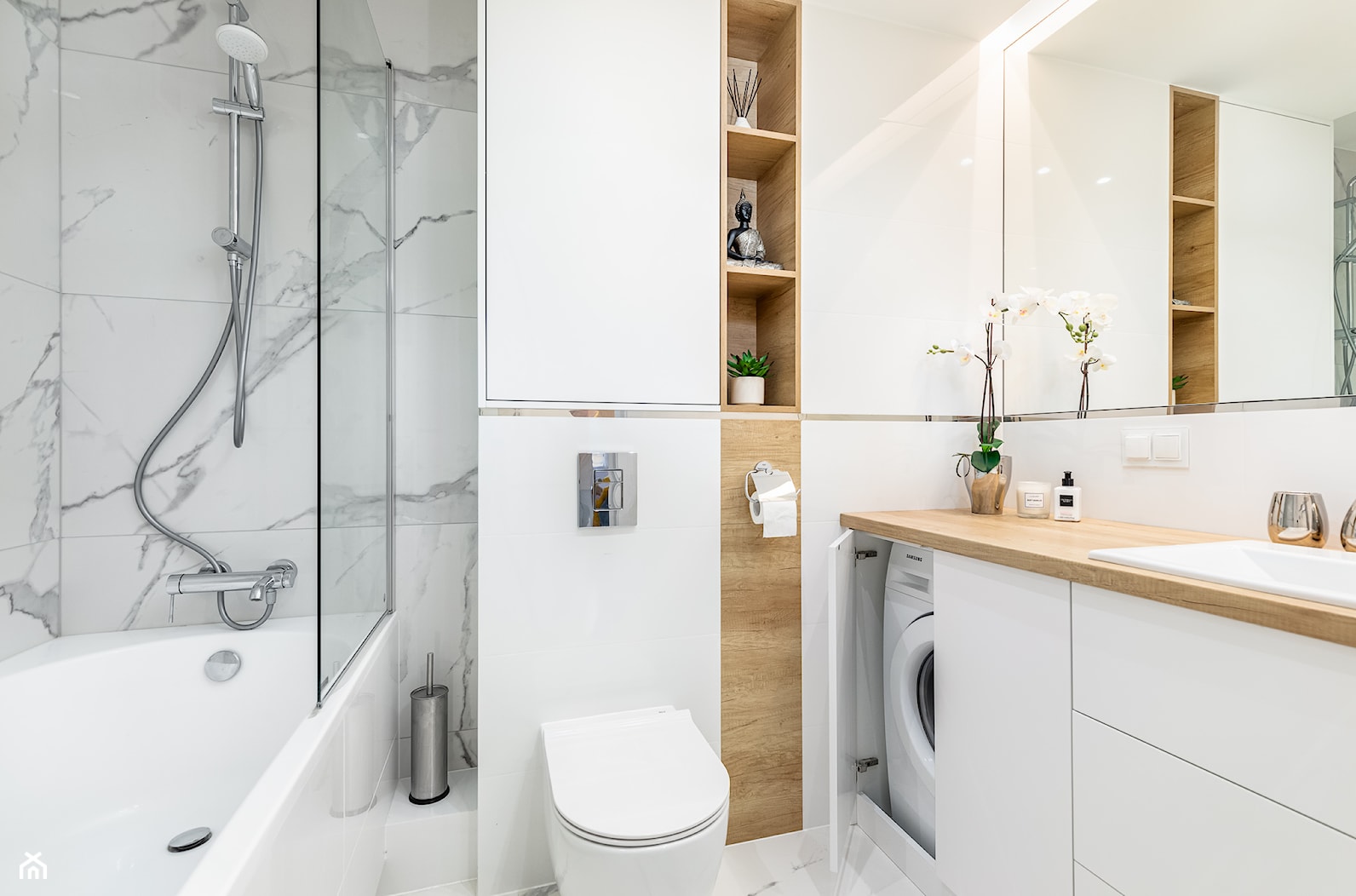 Biało-drewniana łazienka - zdjęcie od Innerium Karolina Trojga - Homebook
