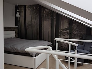 Mieszkanie w szarościach - Mała biała sypialnia na poddaszu, styl nowoczesny - zdjęcie od Innerium Karolina Trojga