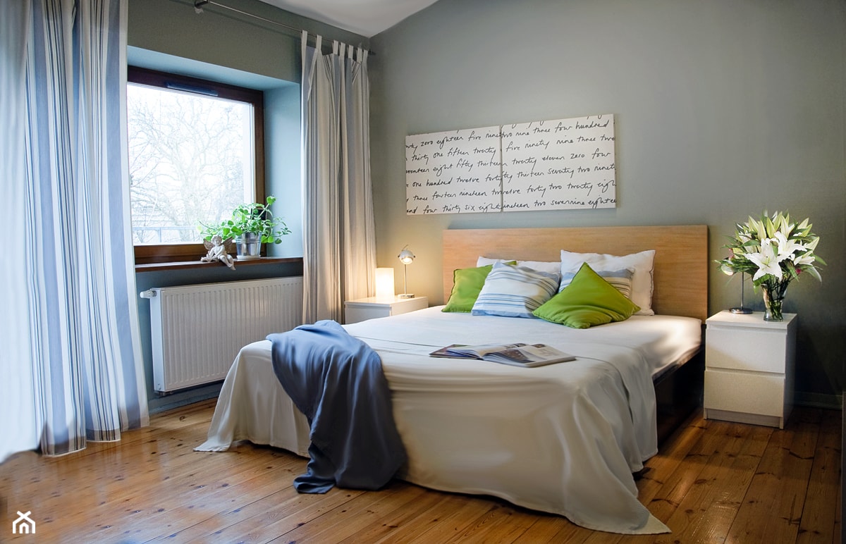 Sypialnia x 2 - Średnia szara sypialnia, styl nowoczesny - zdjęcie od re-ARCH Home Staging - Homebook