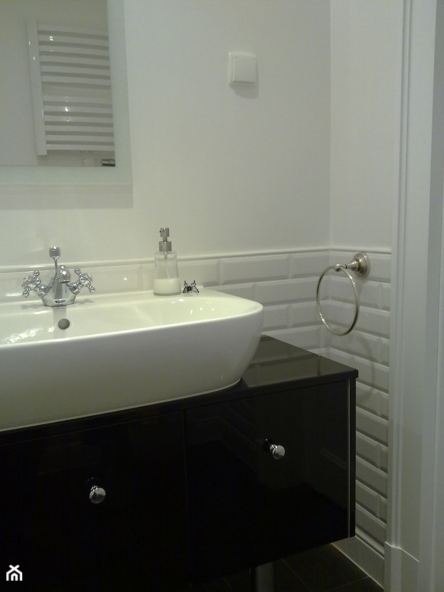 biało-czarna łazienka - zdjęcie od BLOK