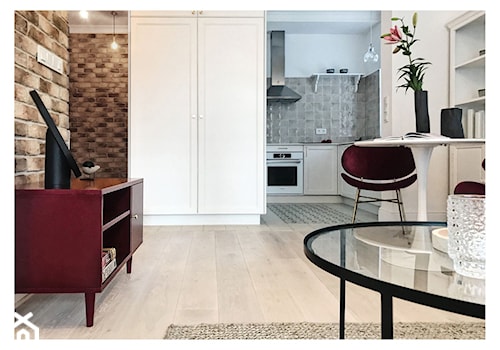 Apartament Grzybowska II - Mały biały salon z kuchnią, styl skandynawski - zdjęcie od LÄTT Studio Wnętrz