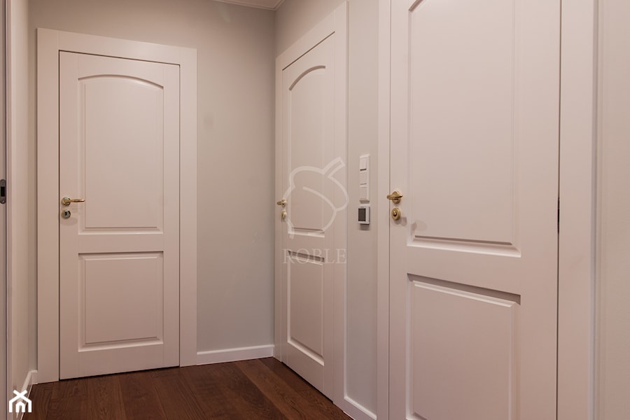 Drewniane drzwi białe - zdjęcie od Roble - Schody, Podłogi, Drzwi i Tarasy
