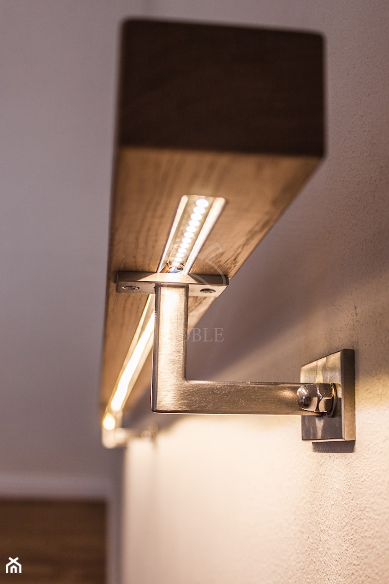 Podświetlana poręcz dębowa - zdjęcie od Roble - Schody, Podłogi, Drzwi i Tarasy