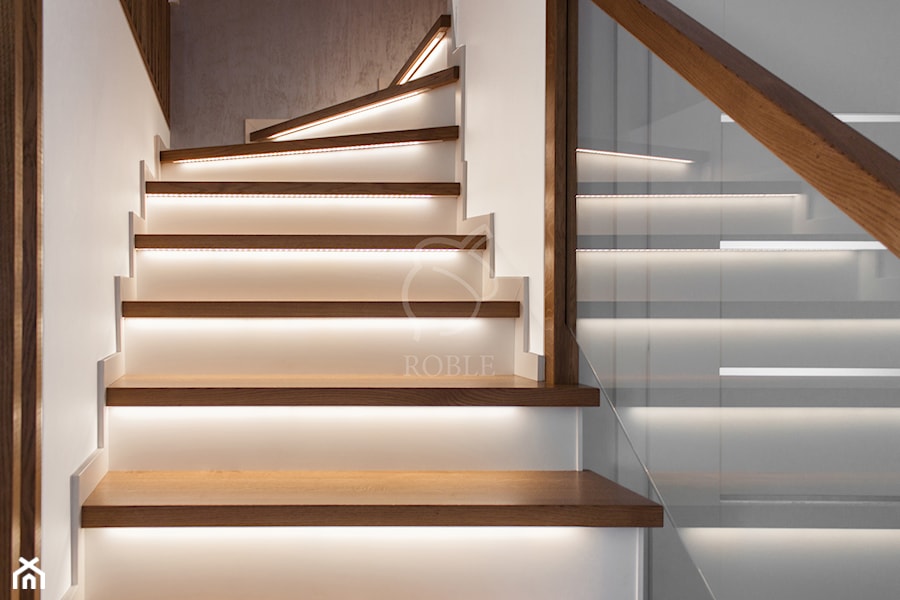 Schody z podświetleniem LED - zdjęcie od Roble - Schody, Podłogi, Drzwi i Tarasy