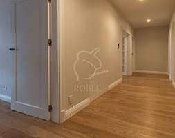 Dębowa podłoga w holu - zdjęcie od Roble - Schody, Podłogi, Drzwi i Tarasy - Homebook