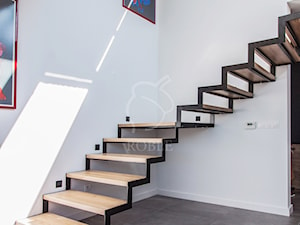 Samonośne schody dębowe - zdjęcie od Roble - Schody, Podłogi, Drzwi i Tarasy