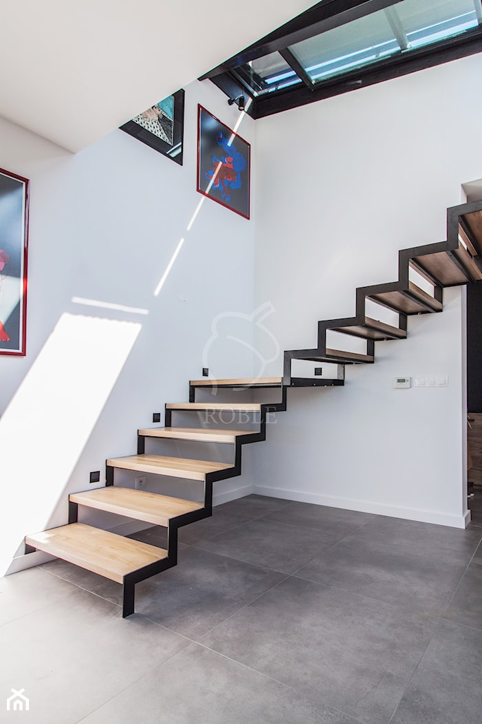 Samonośne schody dębowe - zdjęcie od Roble - Schody, Podłogi, Drzwi i Tarasy - Homebook