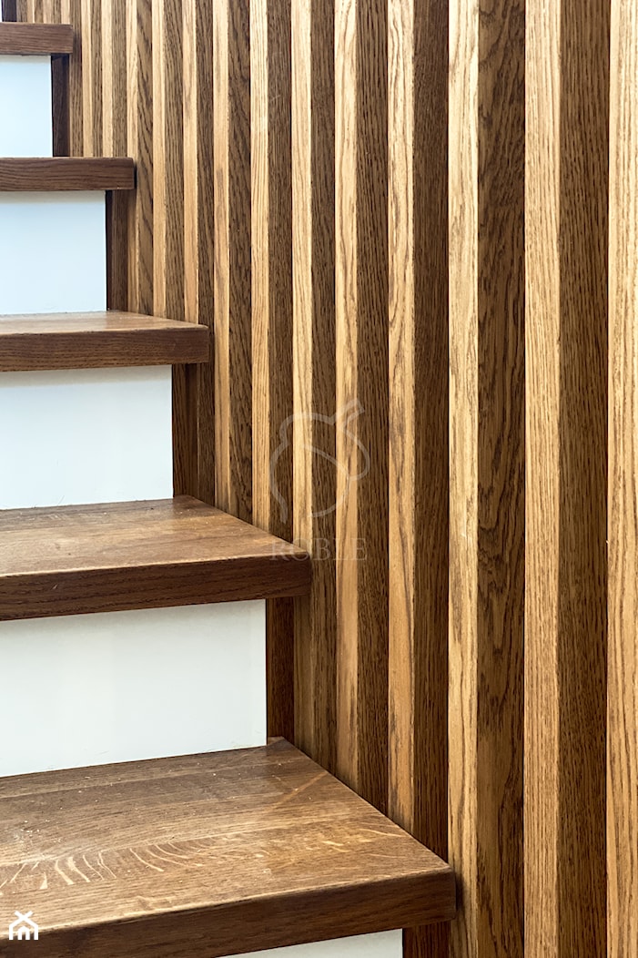 Nowoczesne schody z balustradą harfową - zdjęcie od Roble - Schody, Podłogi, Drzwi i Tarasy - Homebook