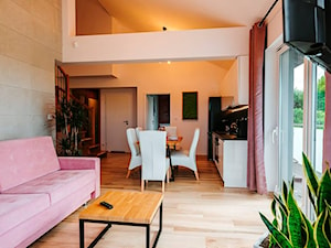 Apartamend nad morzem 85m2 - Średni biały salon z kuchnią z jadalnią, styl nowoczesny - zdjęcie od IDS projektowanie wnętrz