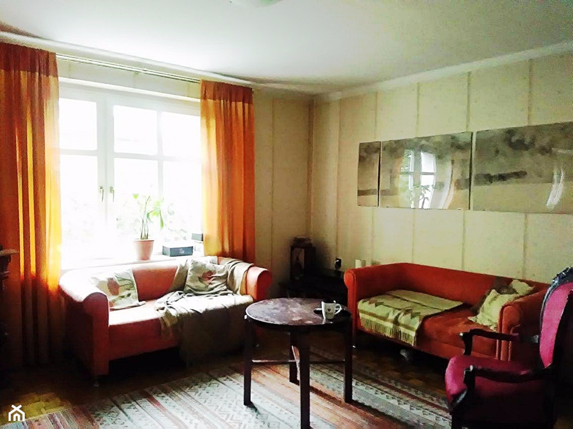 Widok na salon, który koniecznie ulec musi metamorfozie. - zdjęcie od Sara Weronika 2 - Homebook