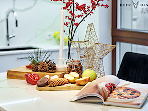Klasyka w świątecznym wydaniu - Kuchnia, styl skandynawski - zdjęcie od Deer Design