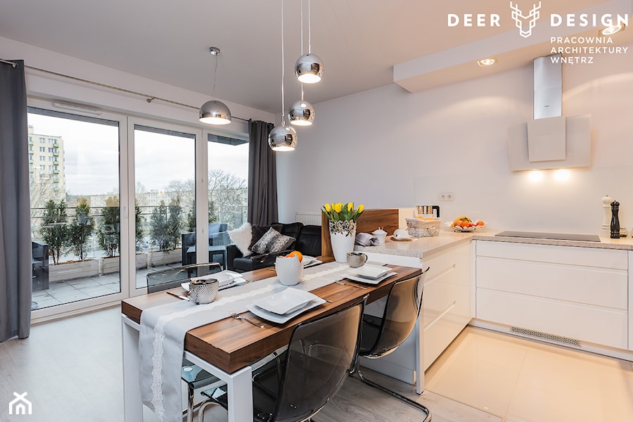 Przytulnie na Gocławku - Średnia otwarta z salonem biała z zabudowaną lodówką kuchnia w kształcie litery l z oknem, styl nowoczesny - zdjęcie od Deer Design